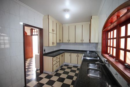 Casa para alugar com 660m², 5 quartos e 3 vagasCozinha