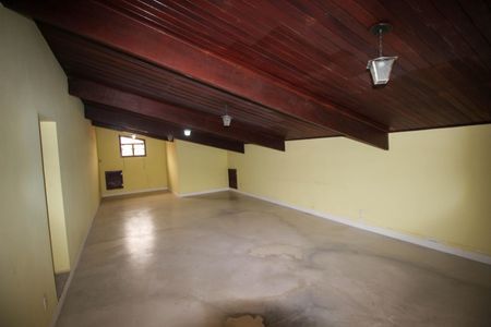 Casa para alugar com 660m², 5 quartos e 3 vagasSótão