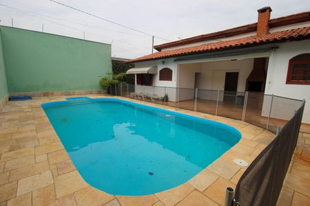 Casa para alugar com 660m², 5 quartos e 3 vagasÁrea comum - Piscina