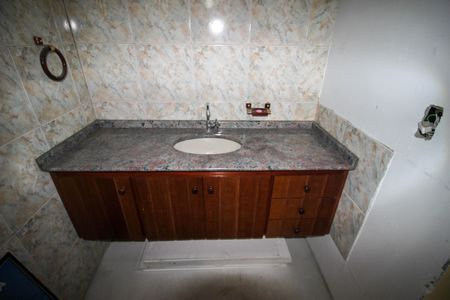 Casa para alugar com 660m², 5 quartos e 3 vagasBanheiro 2