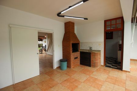 Casa para alugar com 660m², 5 quartos e 3 vagasÁrea comum - Churrasqueira