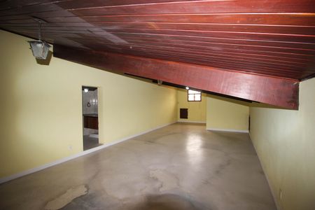 Casa para alugar com 660m², 5 quartos e 3 vagasSótão