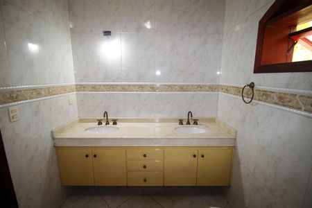 Casa para alugar com 660m², 5 quartos e 3 vagasBanheiro da Suíte 1