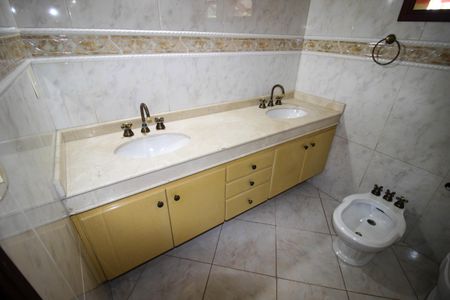 Casa para alugar com 660m², 5 quartos e 3 vagasBanheiro da Suíte 1