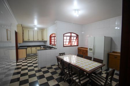 Casa para alugar com 660m², 5 quartos e 3 vagasCozinha