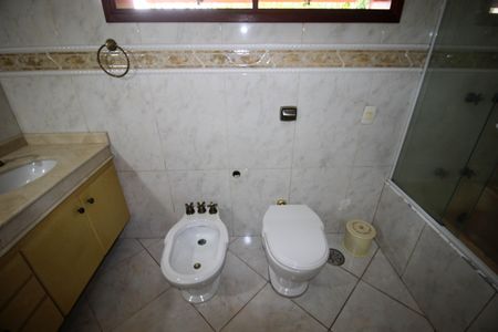 Casa para alugar com 660m², 5 quartos e 3 vagasBanheiro da Suíte 1