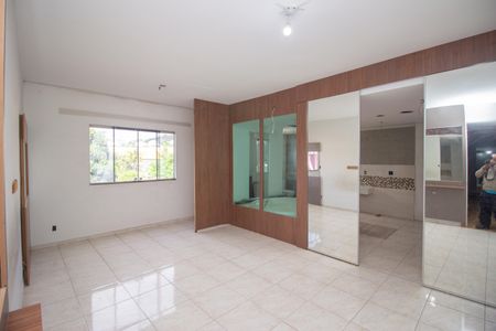 Casa à venda com 380m², 2 quartos e 12 vagasQuarto Suíte