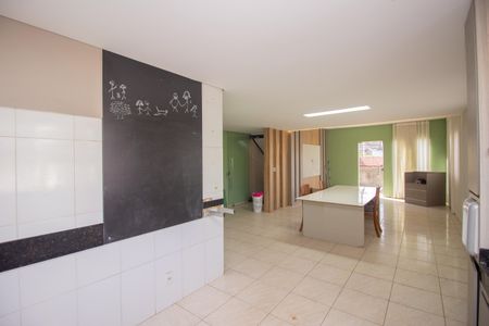 Casa à venda com 380m², 2 quartos e 12 vagasCozinha