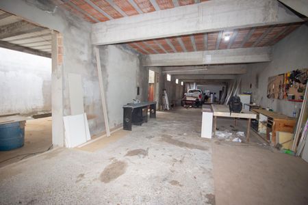 Casa à venda com 380m², 2 quartos e 12 vagasGaragem
