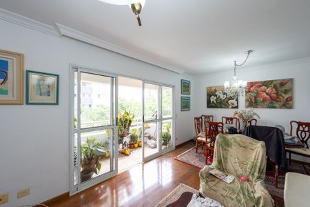 Apartamento à venda com 130m², 4 quartos e 2 vagasSala