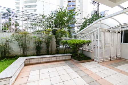 Apartamento à venda com 130m², 4 quartos e 2 vagasEntrada