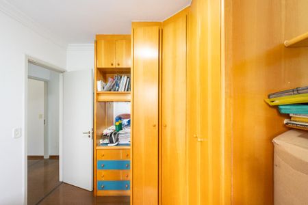 Apartamento à venda com 130m², 4 quartos e 2 vagasQuarto 4
