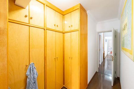 Apartamento à venda com 130m², 4 quartos e 2 vagasQuarto 3