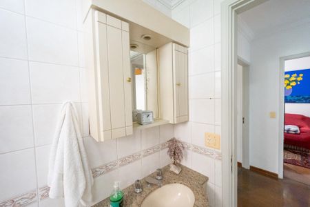 Apartamento à venda com 130m², 4 quartos e 2 vagasBanheiro Social