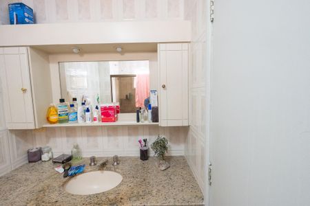 Apartamento à venda com 130m², 4 quartos e 2 vagasBanheiro da Suíte 1