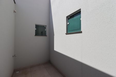 Quintal da Suíte 2 de casa à venda com 3 quartos, 131m² em Parque Oratório, Santo André