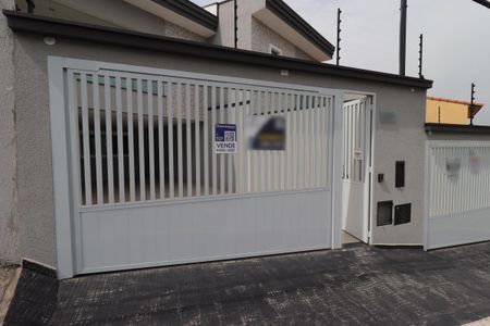Fachada com a Plaquinha MBHL-745 de casa à venda com 3 quartos, 131m² em Parque Oratório, Santo André