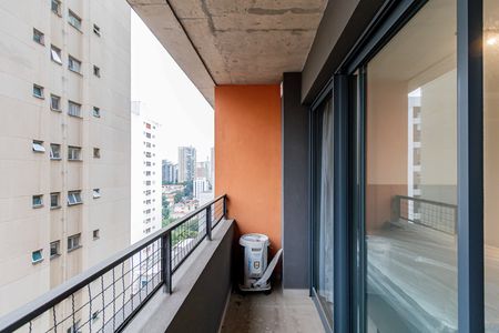 Studio à venda com 34m², 1 quarto e sem vaga Studio à venda com 34m², 1 quarto e sem vagaVaranda