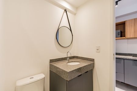 Studio à venda com 34m², 1 quarto e sem vaga Studio à venda com 34m², 1 quarto e sem vagaBanheiro social