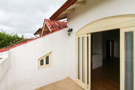 Casa para alugar com 400m², 5 quartos e 4 vagas Casa para alugar com 400m², 5 quartos e 4 vagasVaranda da Suíte 1