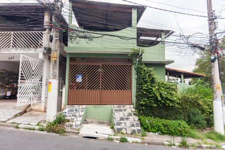 Casa à venda com 70m², 3 quartos e 2 vagas Casa à venda com 70m², 3 quartos e 2 vagasFachada