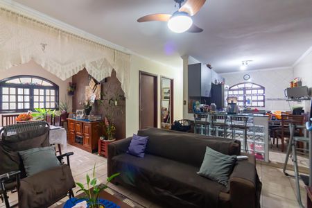 Casa à venda com 70m², 3 quartos e 2 vagas Casa à venda com 70m², 3 quartos e 2 vagasSala