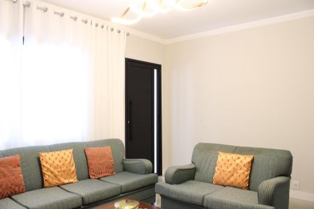 Casa à venda com 115m², 2 quartos e 1 vagaSala