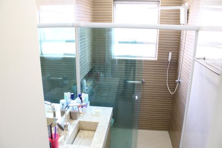 Casa à venda com 115m², 2 quartos e 1 vagaBanheiro