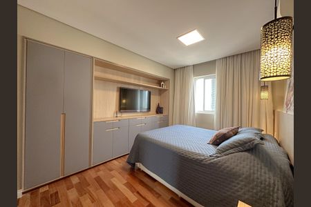 Apartamento à venda com 190m², 3 quartos e 3 vagasSuíte 1