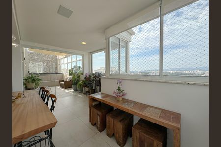 Apartamento à venda com 190m², 3 quartos e 3 vagasÁrea Gourmet