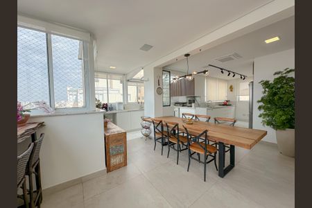 Apartamento à venda com 190m², 3 quartos e 3 vagasSala