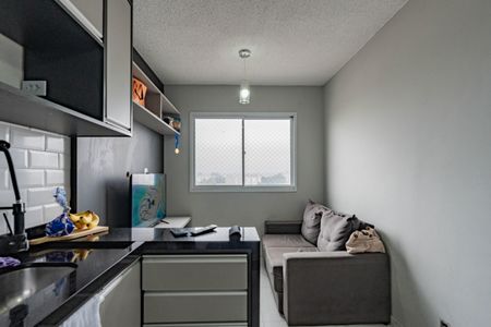 Sala e cozinha de apartamento para alugar com 1 quarto, 24m² em Sacoma, São Paulo