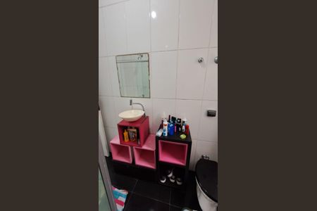 Apartamento à venda com 74m², 2 quartos e sem vagaBanheiro