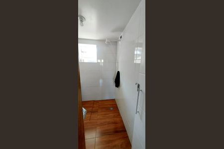 Banheiro de casa para alugar com 2 quartos, 47m² em Conjunto Residencial Salvador Tolezani, São Paulo