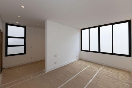 Casa de condomínio à venda com 330m², 4 quartos e 3 vagas Casa de condomínio à venda com 330m², 4 quartos e 3 vagasSuíte 1