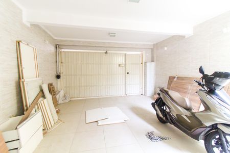 Casa à venda com 250m², 3 quartos e 2 vagas Casa à venda com 250m², 3 quartos e 2 vagasGaragem