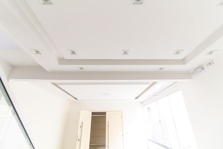 Casa à venda com 250m², 3 quartos e 2 vagas Casa à venda com 250m², 3 quartos e 2 vagasSala