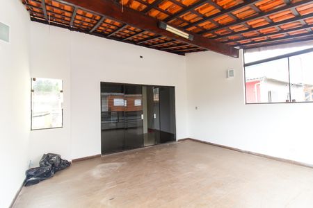 Casa à venda com 250m², 3 quartos e 2 vagas Casa à venda com 250m², 3 quartos e 2 vagasVaranda da Suíte 1