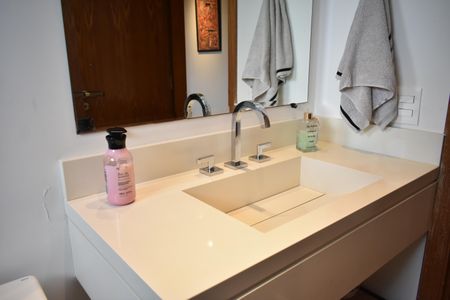 Apartamento para alugar com 90m², 3 quartos e 2 vagasBanheiro Social