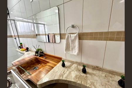 Apartamento à venda com 60m², 2 quartos e 1 vaga Apartamento à venda com 60m², 2 quartos e 1 vagaBanheiro