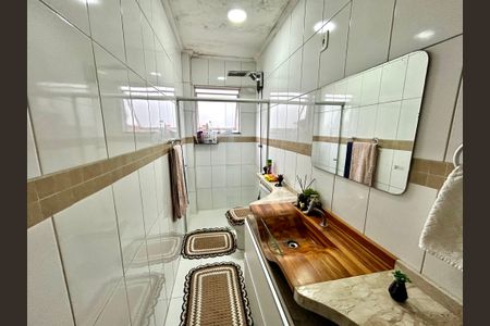 Apartamento à venda com 60m², 2 quartos e 1 vaga Apartamento à venda com 60m², 2 quartos e 1 vagaBanheiro