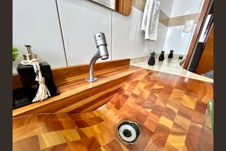 Apartamento à venda com 60m², 2 quartos e 1 vaga Apartamento à venda com 60m², 2 quartos e 1 vagaBanheiro