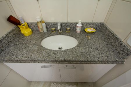 Apartamento à venda com 82m², 2 quartos e 2 vagasBanheiro da Suíte 1