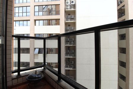 Varanda de apartamento à venda com 3 quartos, 76m² em Vila Olímpia, São Paulo