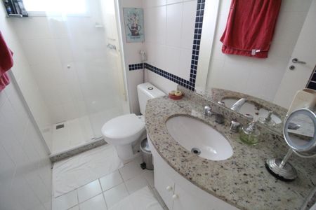 Apartamento à venda com 80m², 2 quartos e 1 vagaBanheiro da suíte 2