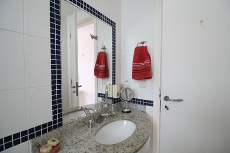 Apartamento à venda com 80m², 2 quartos e 1 vagaBanheiro da suíte 2