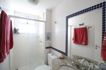 Apartamento à venda com 80m², 2 quartos e 1 vagaBanheiro da suíte 2