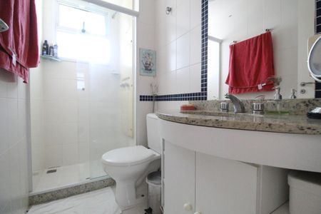 Apartamento à venda com 80m², 2 quartos e 1 vagaBanheiro da suíte 2
