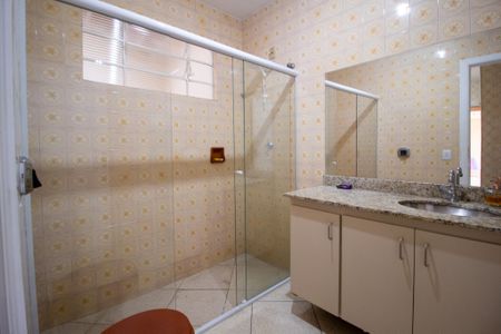 Casa para alugar com 261m², 3 quartos e 2 vagasBanheiro Social