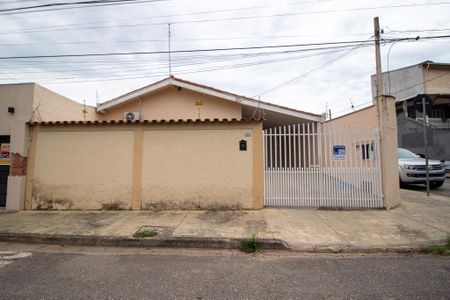 Casa para alugar com 261m², 3 quartos e 2 vagasFachada